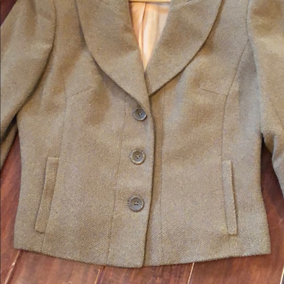 Alberto Makali Skirt Suit - Picture 3 of 6